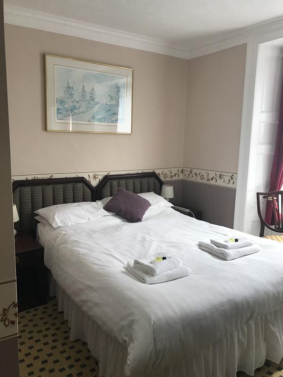 Crown Hotel 풀헬리 외부 사진