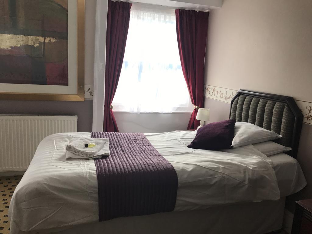 Crown Hotel 풀헬리 외부 사진