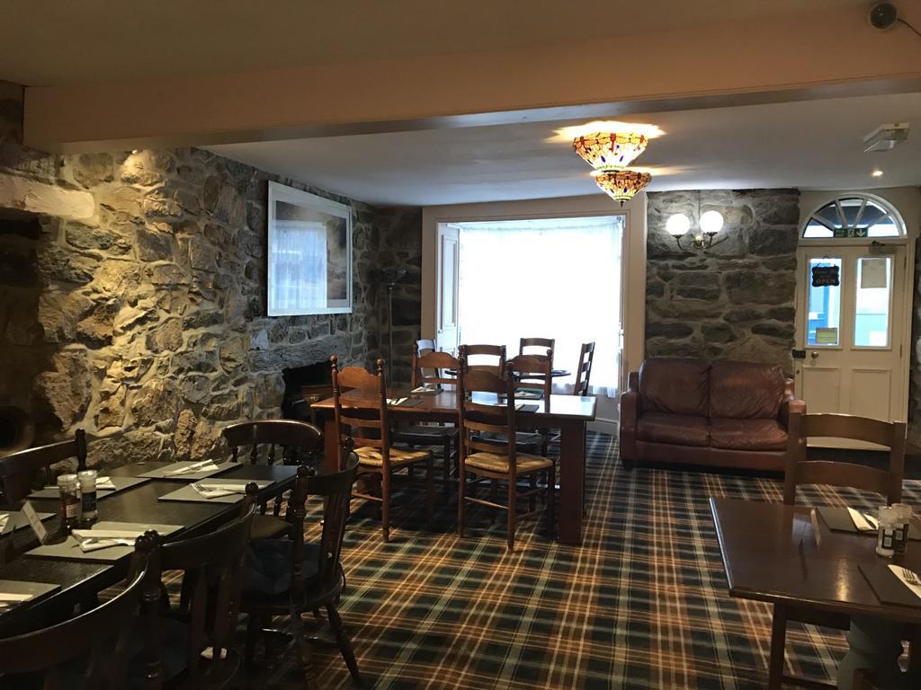 Crown Hotel 풀헬리 외부 사진